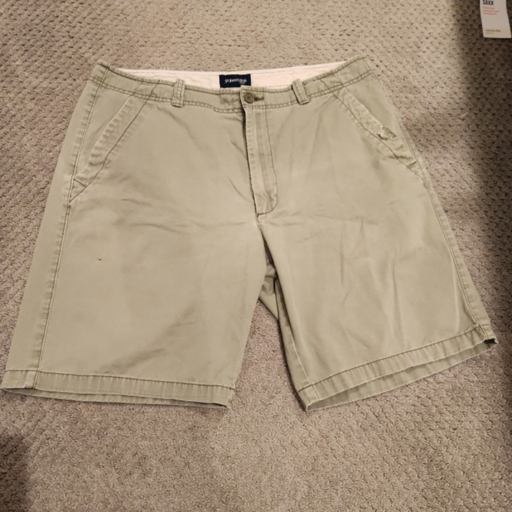 ST John's bay shorts. Sz 36/38